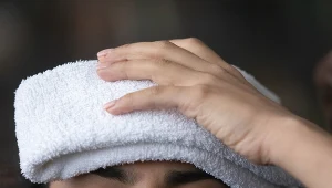 Sposób naszych babć na bóle i zapalenie. Na co jeszcze stosować okłady solne?