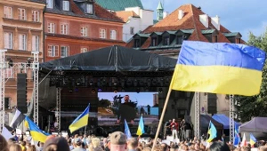 Sejm zmienia zasady pomocy udzielanej Ukraińcom w Polsce. Na zdj. Dzień Niepodległości Ukrainy świętowany na Placu Zamkowym w Warszawie
