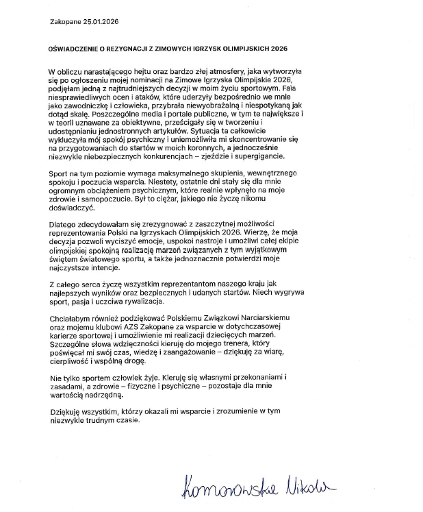Oficjalne oświadczenie z rezygnacją z udziału w Zimowych Igrzyskach Olimpijskich 2026, podpisane przez osobę o imieniu i nazwisku Komorowska Nikola, napisane na białej kartce, tekst sformatowany w formie listu.