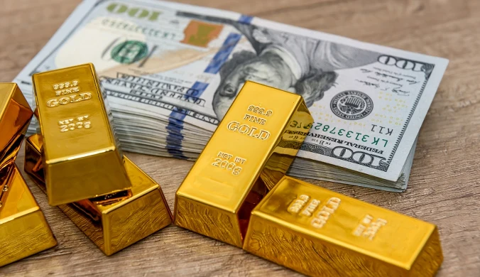 Złoto kosztuje obecnie poniżej 5 tys. dolarów za uncję