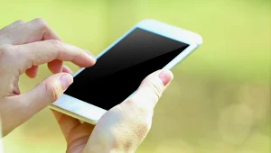 Zakaz mediów społecznościowych do 15 roku życia? MEN chce nowych regulacji