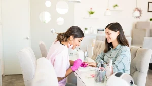 Delikatny manicure na 2026 rok. Bije na głowę klasycznego frencha