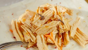 Przypomina kurczaka, ma sporo białka. W Azji się nią zajadają 