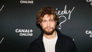 Zachwyca w każdej roli. Niewielu wie, że jest synem znanej aktorki