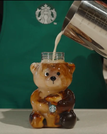 Starbucks: Nowy kubek Glass Bearista Cold Cup już jest w Polsce Starbucks: Nowy kubek Glass Bearista Cold Cup już jest w Polsce