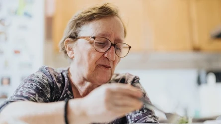 Co powinni jeść seniorzy, aby dostarczyć sobie jodu?