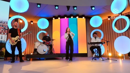 Anka i nowa płyta, czyli śpiewająca Ania Świątczak w "halo tu polsat"