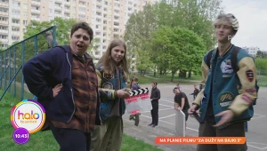 Na planie "Za dużego na bajki 3". Bohaterowie i bohaterki oprowadzają po kulisach