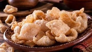 Choć chicharrones spotkać można w wielu regionach Hiszpanii, to właśnie Andaluzja nadała im najbardziej rozpoznawalny charakter.