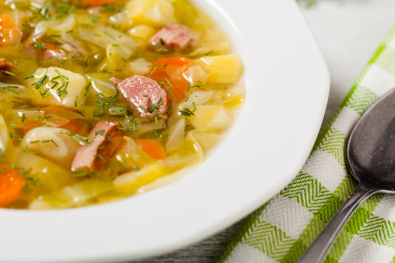 Zupa parzybroda zaskakuje nazwą i zachwyca smakiem. W sam raz na chłodniejsze dni