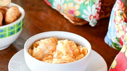 Ten prosty zamiennik masła sprawia że poranna jajecznica jest lżejsza