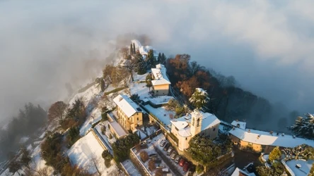Bergamo to świetne miejsce na zimowy wyjazd. Jedną z atrakcji miasta jest wzgórze San Vigilio. 