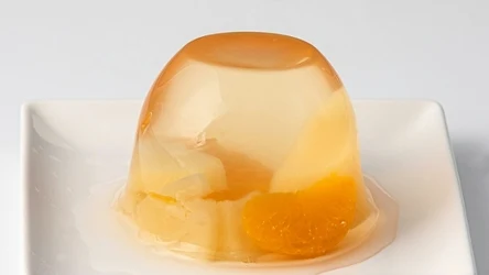 Tak przygotowana galaretka owocowa zachowuje cały urok klasycznego deseru z PRL