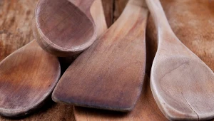 Czyścisz w ten sposób drewniane łyżki? Jeśli nie, lepiej zacznij