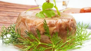 To nieocenione źródło kolagenu. W PRL-u nie było bez nich mięsnej galarety 