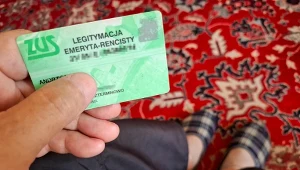 Konieczna, by korzystać z ulg i zniżek. Emeryt i rencista dostaje ją od ręki