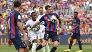 Na zwycięstwo czekają 52 lata. Zmarnowali wielką szansę. Lewandowski katem