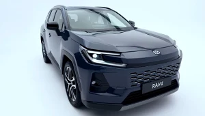Nowa Toyota RAV4 deklasuje spalaniem. Nawet 4,9 l/100 km