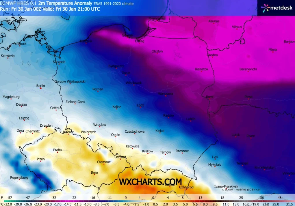 Kolorowa mapa Europy Środkowo-Wschodniej prezentująca anomalię temperatur na poziomie 2 metrów nad powierzchnią ziemi w poszczególnych regionach, z wyraźnie zaznaczonymi odchyleniami temperatur od normy na tle granic państw i nazw miast.