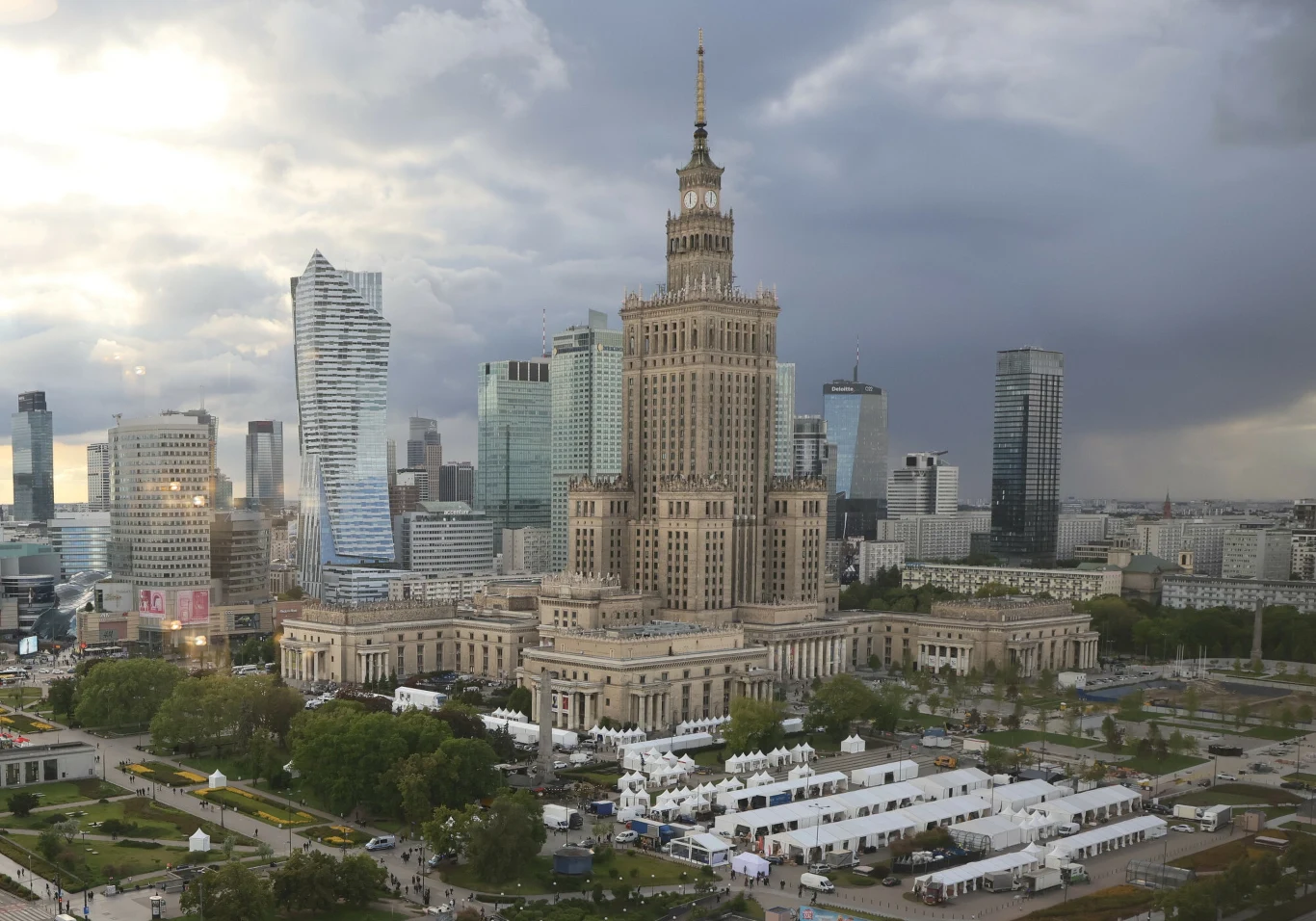 Polsce może grozić stagflacja - ostrzegają eksperci Blokada Cieśniny Ormuz może uderzyć w Polskę. Eksperci ostrzegają przed konsekwencjami