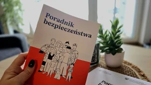 "Poradnik bezpieczeństwa" trafia do domów Polaków