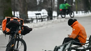 Znana platforma chce zwolnić wszystkich kurierów. Pilna kontrola w Pyszne.pl