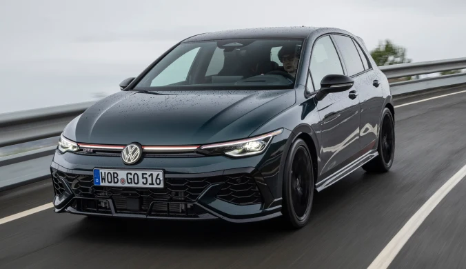 Volkswagen Golf GTI Edition 50 powstał z okazji 50-rocznicy modelu GTI. Jego produkcja zakończy się w listopadzie 2026 r.