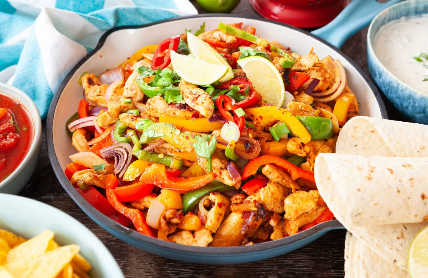 Kolorowe fajitas to danie idealne na imprezę ze znajomymi Kolorowe fajitas to danie idealne na imprezę ze znajomymi