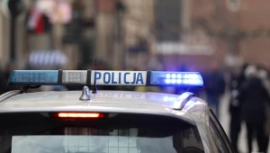 Policja szuka osoby, która umieściła napis na murze ambasady Turcji w Warszawie