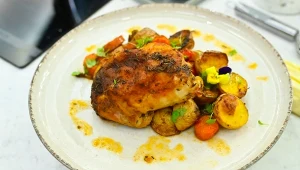 Faszerowane udka z kurczaka z ziemniakami