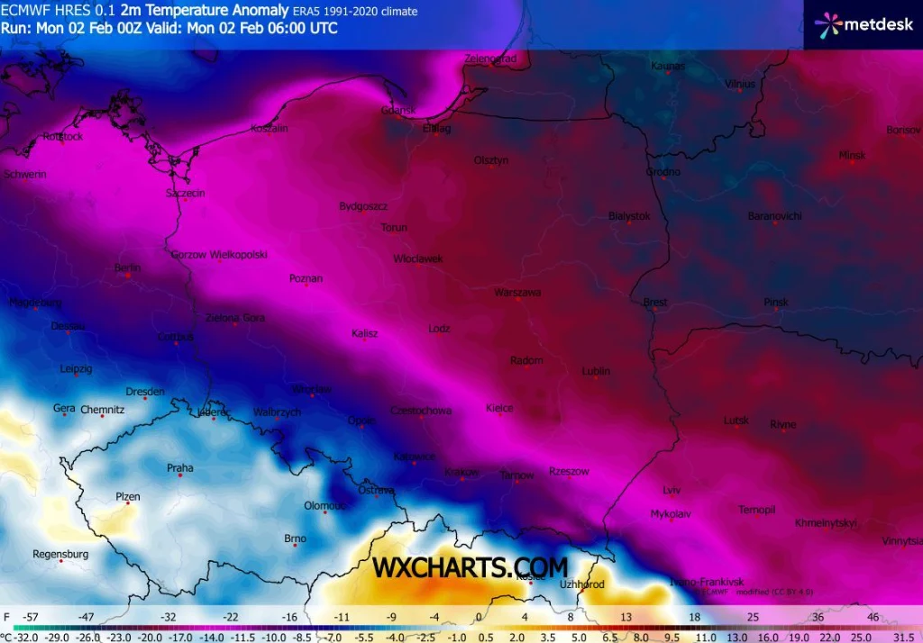 Masa arktycznego powietrza napływa z północnego wschodu i tam mrozy będą najsilniejsze w ciągu dnia oraz w nocy Kolorowa mapa anomalii temperatury powietrza nad Polską i sąsiednimi krajami, intensywne odcienie fioletu i różu wskazują na znaczne ujemne odchylenia od normy w większości regionu, a południe kraju jest objęte strefą jaśniejszych odcieni żółci i błęki...