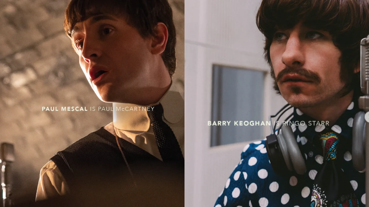 Po lewej młody mężczyzna o jasnej karnacji i brązowych włosach w kamizelce i koszuli na tle ceglanej ściany, po prawej mężczyzna z wąsami, ubrany w niebieską koszulę w białe grochy i słuchawki na szyi, na jasnym tle.