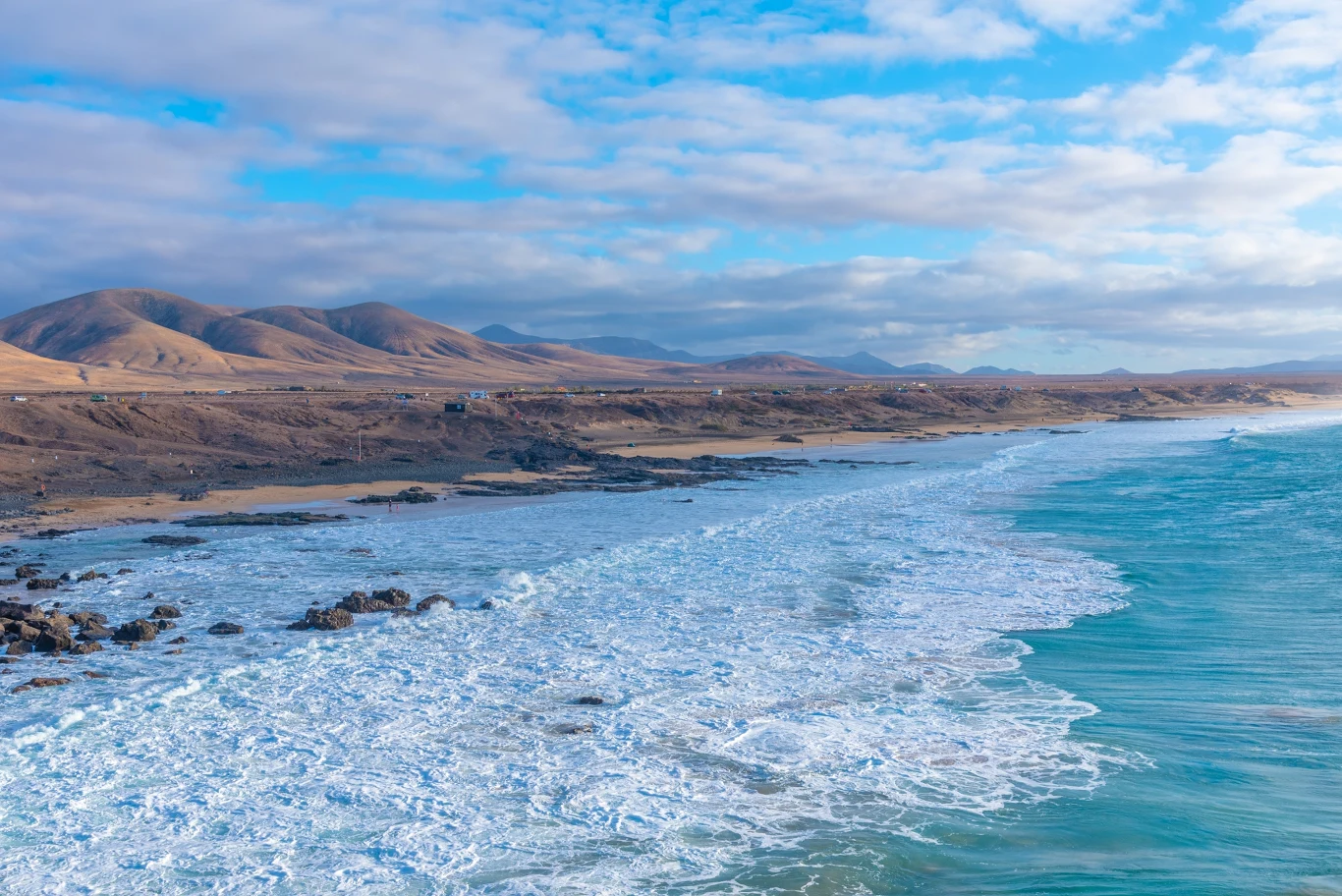 "Karaiby Europy" zachwycają bezkresnymi plażami, turkusową wodą i przyjemną temperaturą przez cały rok "Karaiby Europy" zachwycają bezkresnymi plażami, turkusową wodą i przyjemną temperaturą przez cały rok
