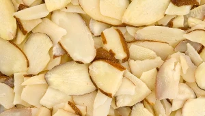 Zamiast chipsów, sięgnij po tę przekąskę. Ma dużo białka