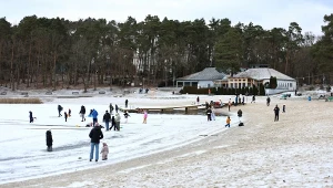 Jezioro Głębokie. Urzędnicy walczą z wysychaniem popularnej atrakcji