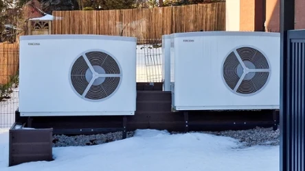 Czy pompa ciepła działa przy silnych mrozach? Niskie temperatury wpływają na wydajność.