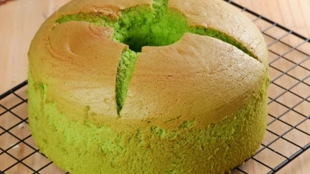 Krem lub ekstrakt z pandanu dodaje się do ciast, żeby zabarwić je na zielono i dodać naturalnej słodyczy