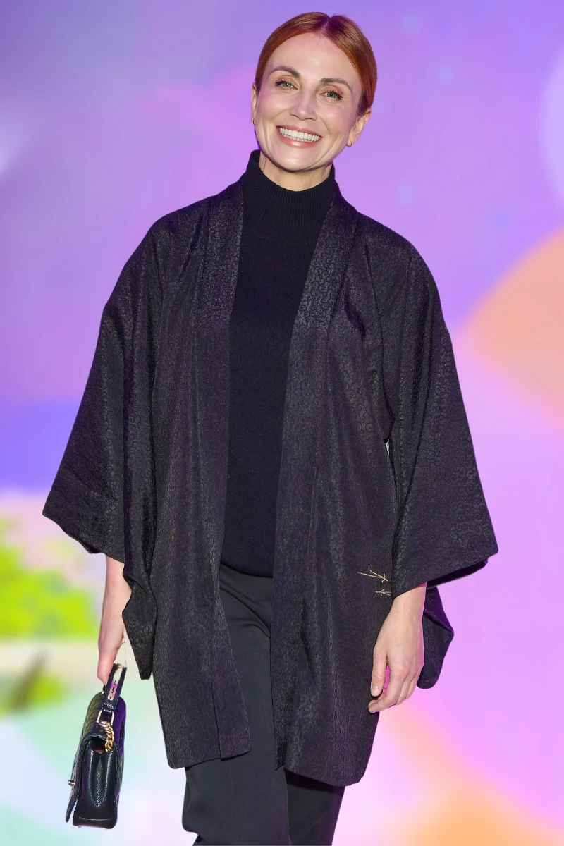 Katarzyna Zielińska na premierze w czarnym total looku ze swetrem w roli głównej