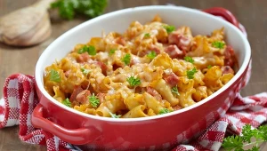 Zapiekanka makaronowa z boczkiem to nie tylko pyszny, ale i treściwy obiad