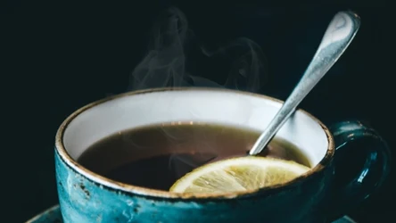 Napar z czarnuszki z cytryną wesprze zdrową skórę, włosy i paznokcie od środka