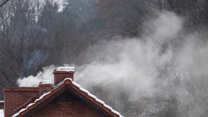 Polska spowita smogiem - Polski Alarm Smogowy zwraca uwagę na problemy z programem "Czyste powietrze". Zdj. ilustracyjne