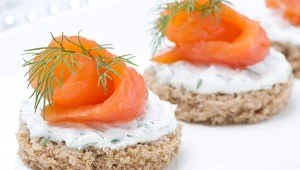 Gzik, który wymyka się tradycji. Z łososiowym tatarem, rabarbarową salsą i inwencją Jurka Sobieniaka