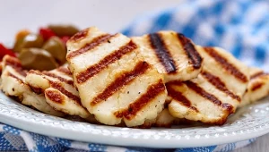 Nie tylko na grilla. Co jeszcze można zrobić z sera halloumi?