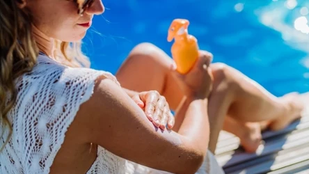 Domowe SOS po opalaniu: naturalne sposoby na ukojenie i szybką regenerację skóry