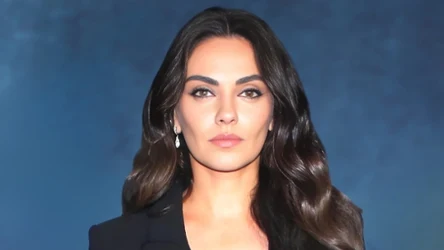 Mila Kunis zachwyca błyszczącymi włosami. Gwiazda stawia na prostą pielęgnację i sprytny trik