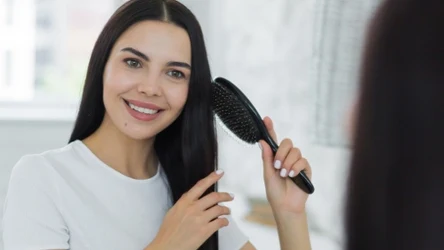 Jak uratować włosy po plaży? 3 naturalne maski, które odżywią nawet najbardziej zniszczone kosmyki