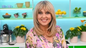 Ewy Wachowicz przepis na... sukienkę idealną po 50. Te letnie modele pięknie modelują sylwetkę