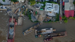 Tajemnicza substancja na pokładzie. Marynarze padali jeden po drugim