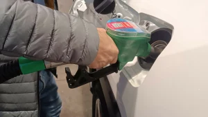 Paliwowi turyści z Niemiec tankują na potęgę. Świnoujście mówi "dość"