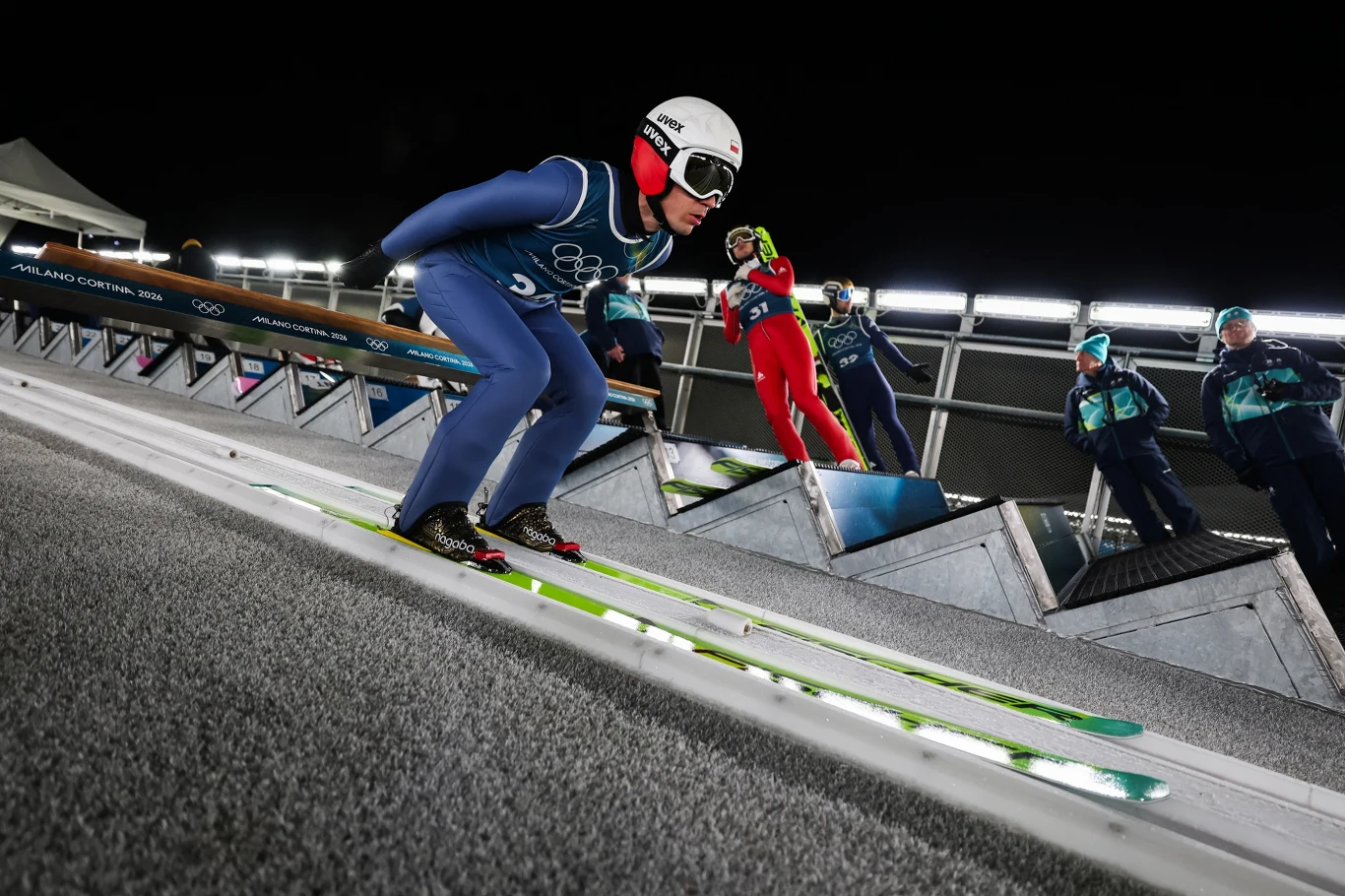 Kamil Stoch na skoczni w Predazzo w trakcie zimowych igrzysk olimpijskich 2026